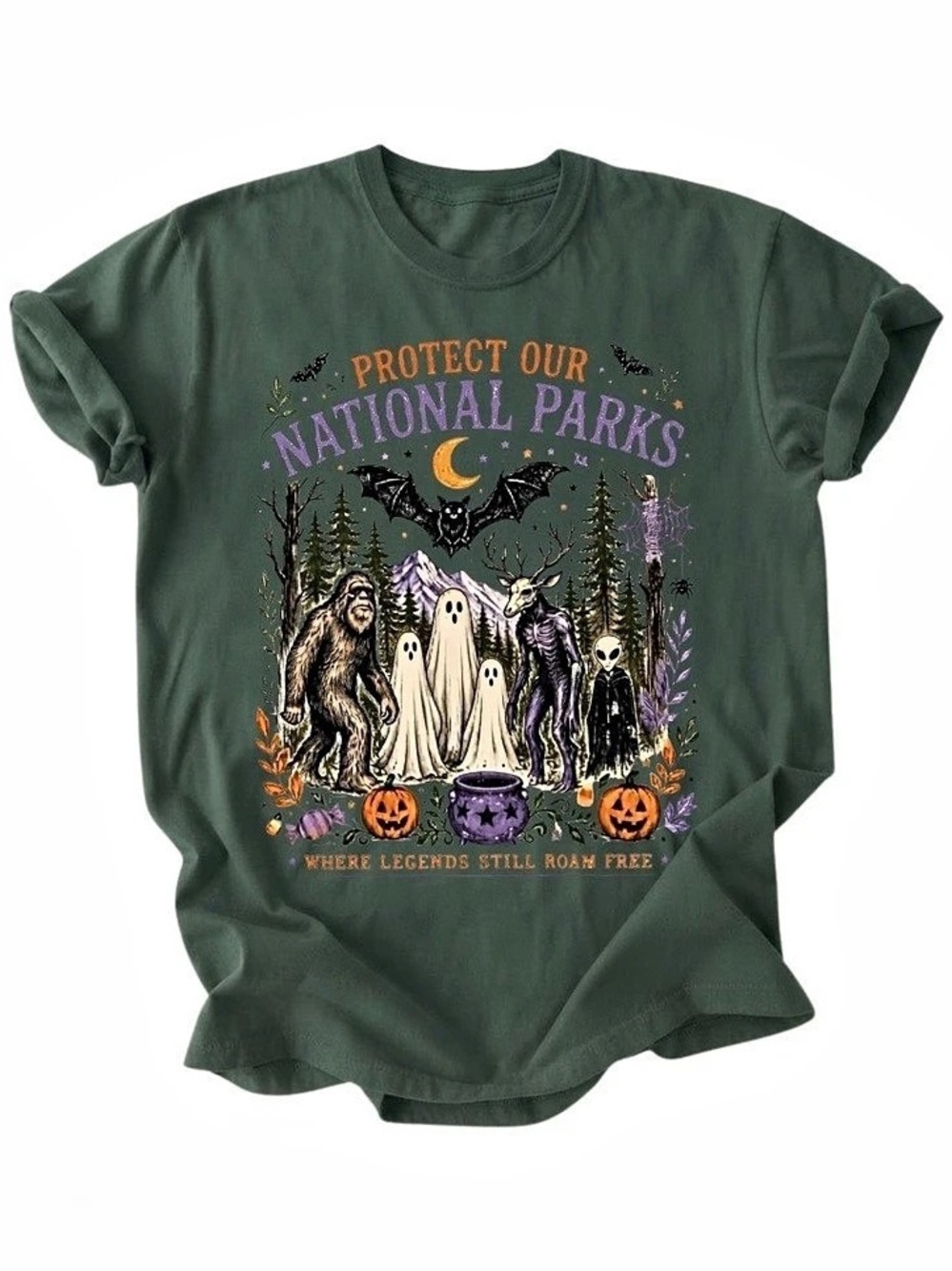 National Parks Bigfoot Halloween Spooky Forest Gildan T-Shirt